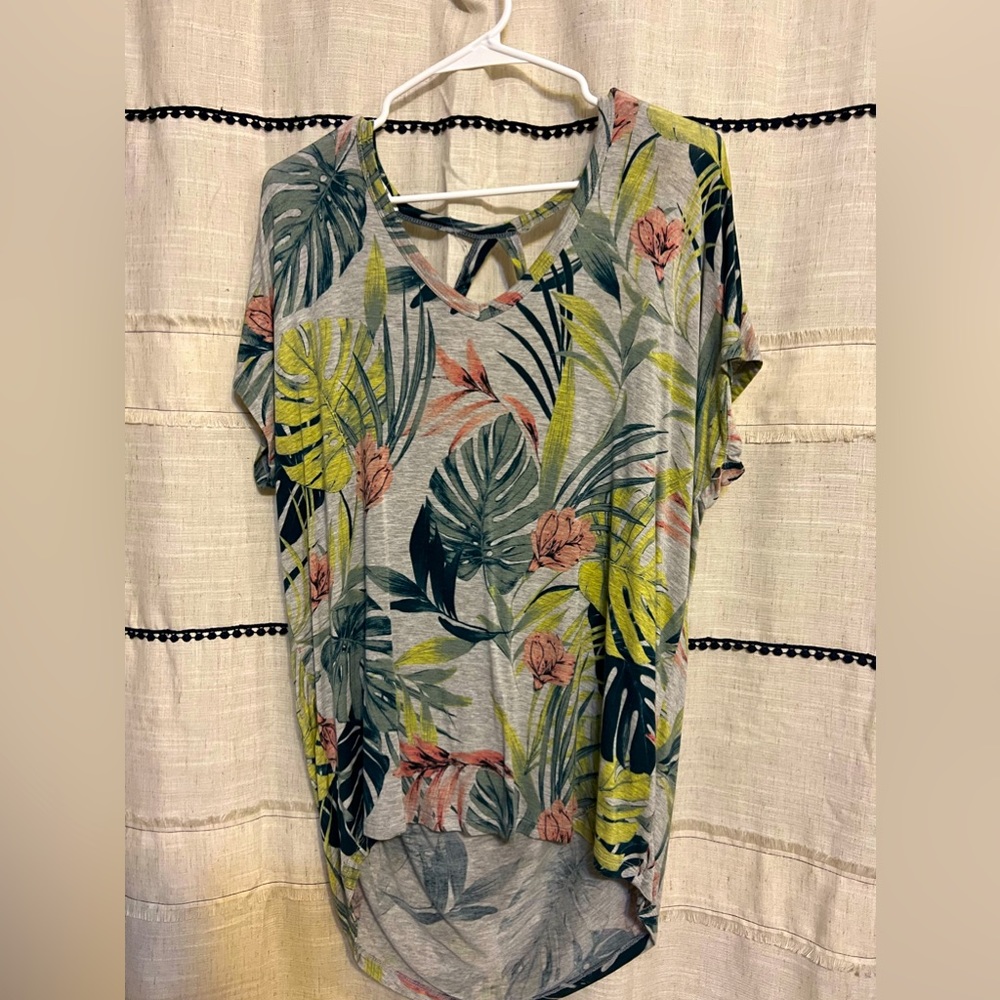 Maurice’s size large